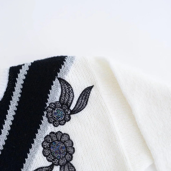 Vintage Impromptu White & Black Floral Knit Crewneck Sweater  Size 38 - Picture 8 of 14